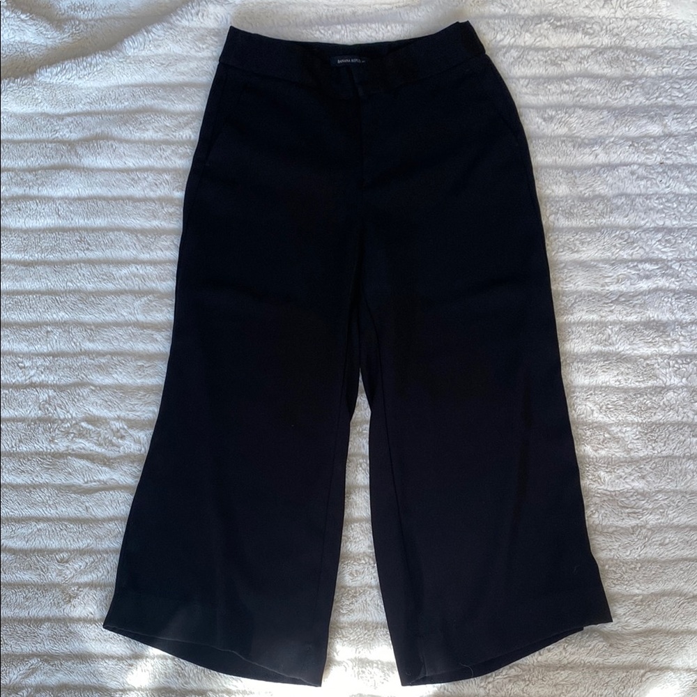 Banana Republic Black Wide Leg Pants with Relaxed Fit and Smooth Fabric